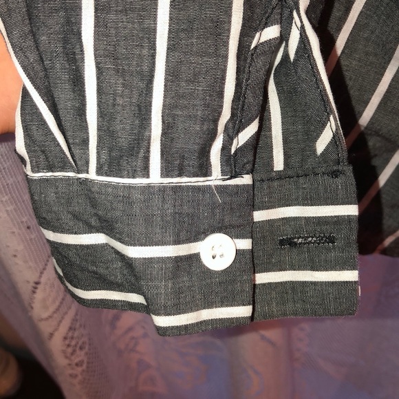 Off the shoulder button up - Picture 2 of 4